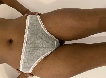 String et culottes port�s