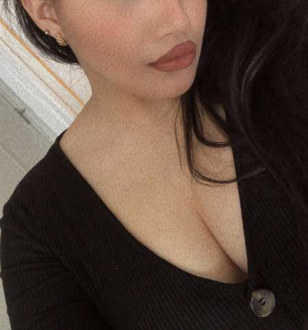 Jeune �tudiante recherche sugar daddy