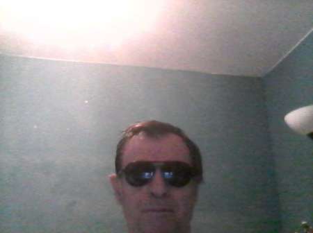 je cherche une femme ou couple de 30 a 70 ans