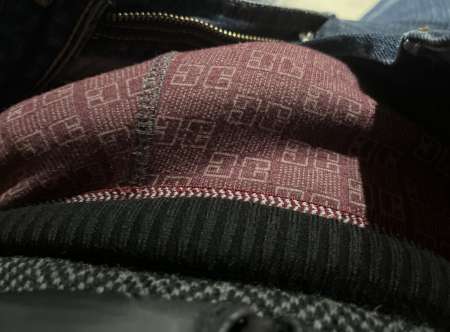 Jeune homme tr�s discret et tr�s g�n�reux