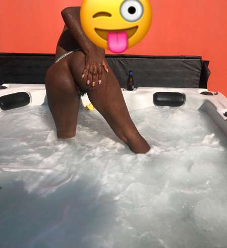 Belle africaine de 35 ans nouvelle dans la region