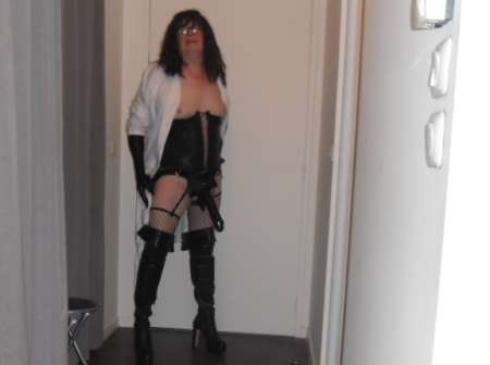  Travestie super salope d'�ge m�r