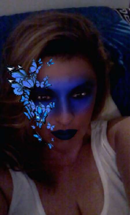 JOLIE MASSEUSE BLONDE PULPEUSE