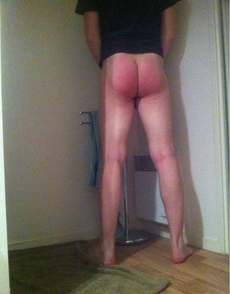 vilain gar�on m�rite encore de recevoir la fess�e