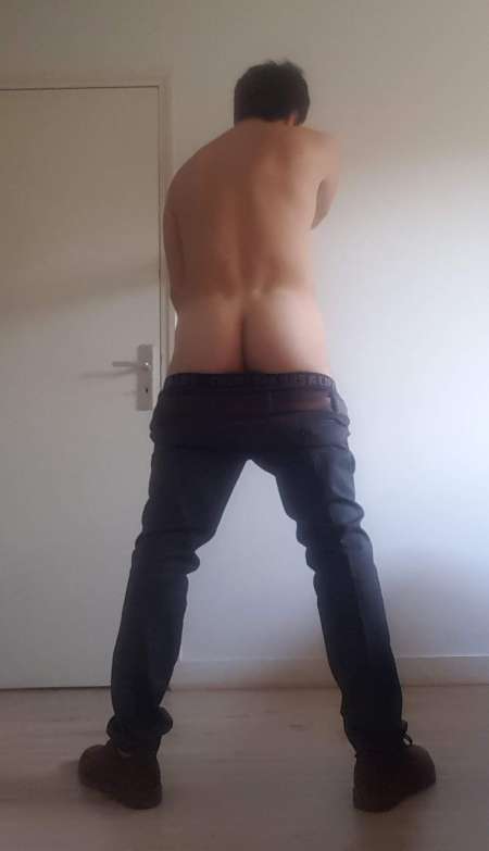 Bel homme, cherche complice femme uro et scato