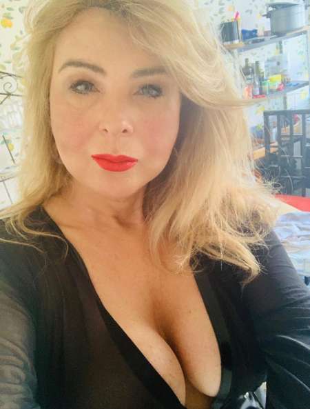 Belle masseuse blonde naturiste � Toulon gare