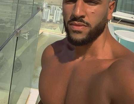 Marocain charmant sexe de 23 cm dispo