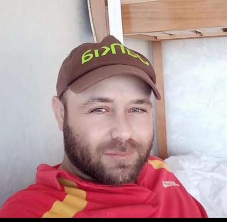 Le beau gosse masseur pour femmes (photo vraie)