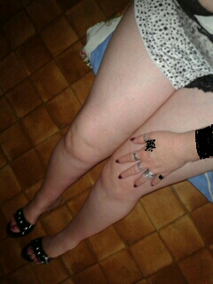  44A.BRUNE SOURIANTE PR FELLATION SEXE