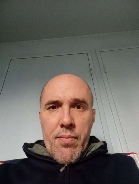 H 1,90 m 94 kilos ch pcr sur Reims avec femme