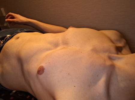 Mec bi pour discussions et rencontres