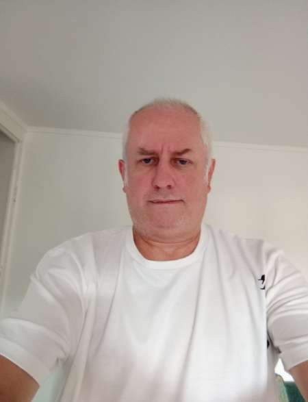 Cherche dominatrice m�me d�butante