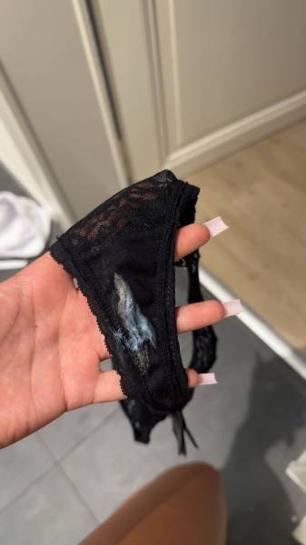 Jeune palois cherche strings tremp� ou voyeurisme