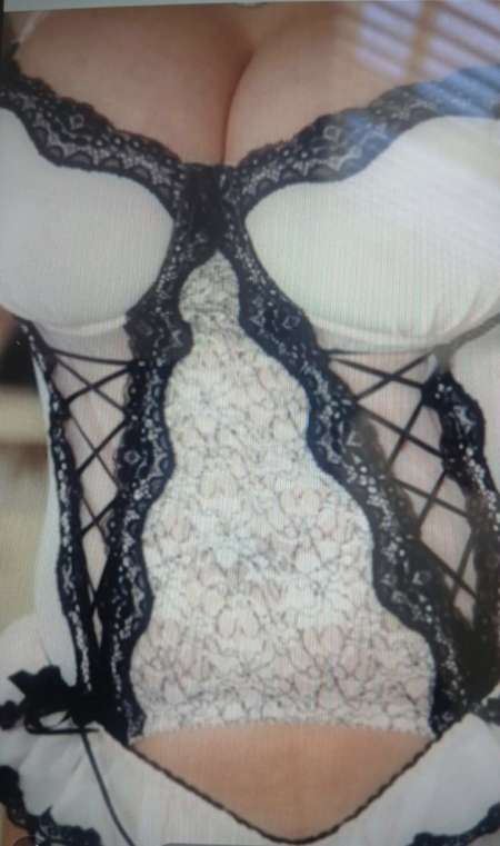 Jolies seins femme m�tisse ;)