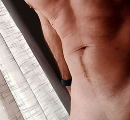 Homme bien membr� et gros �jaculateur