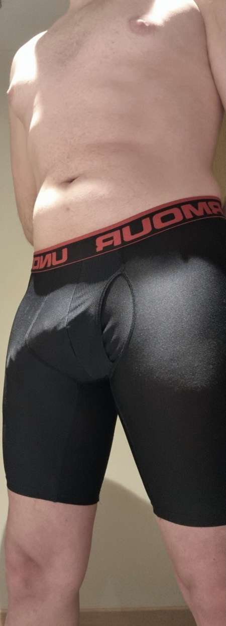 Jeune homme cherche coulple Bi ou non