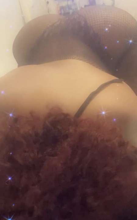 Viens l�cher mes t�tons pierce