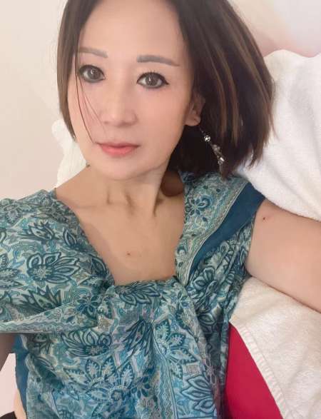 Asiatique propose massages