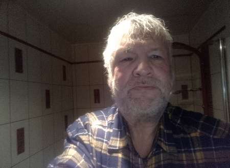 Homme soumis recherche un jeune homme