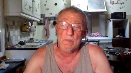 cherche asiatique a forte poitrine