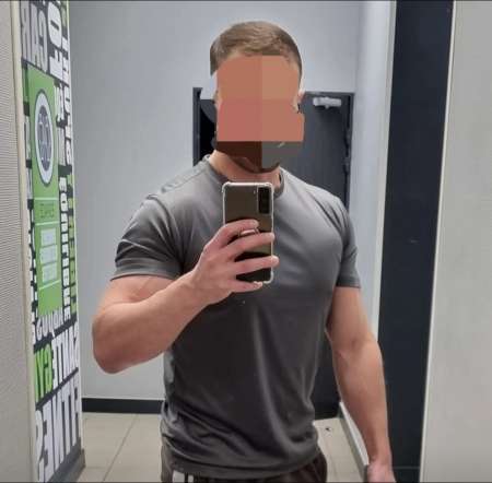 Homme charmant � votre service