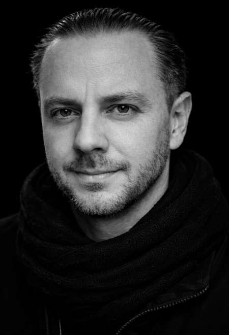 Je suis a votre disposition