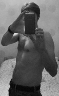 cherche caresse avec vos pieds