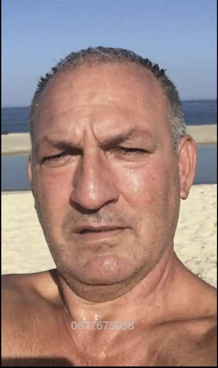 Recherche femme ou couple de plus de 55 ans pour X