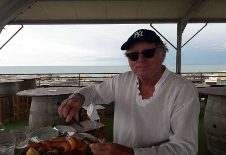 Recherche et heberge couple dont mari candauliste