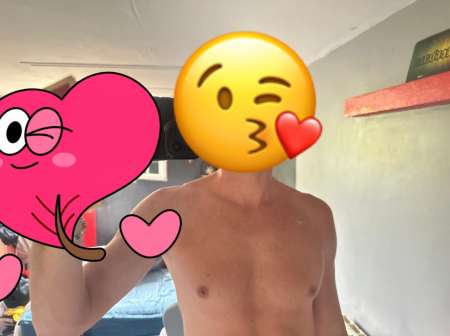 Jeune homme pour moment coquin