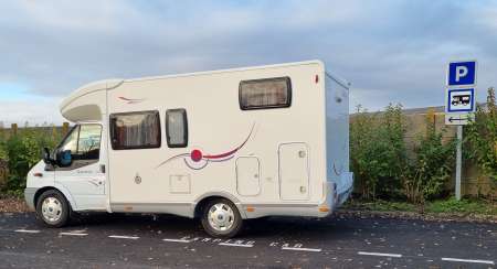 Recherche une jeune femme sympa