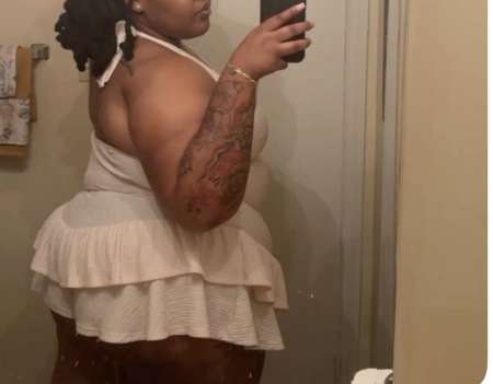 Femme douce et volumineuse