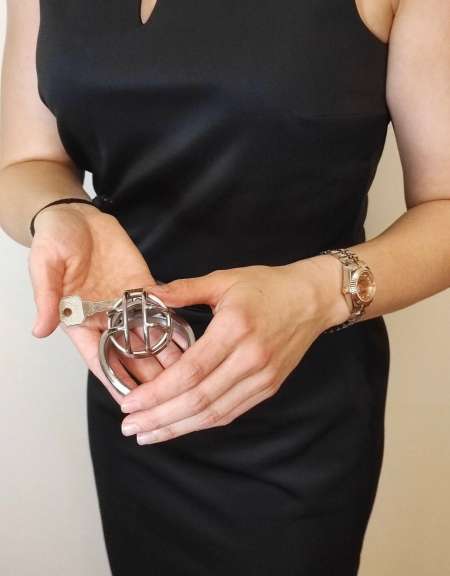 Dominatrice Sophie recherche soumis