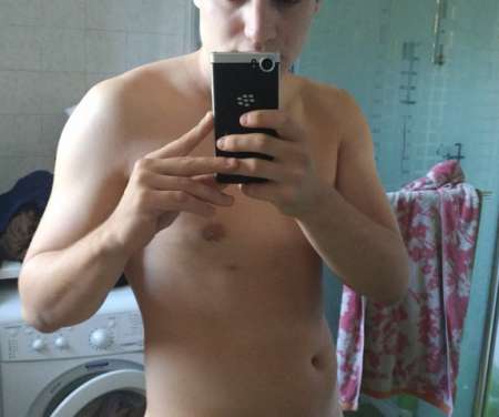 H 32a disponible pour femme mure ou couple