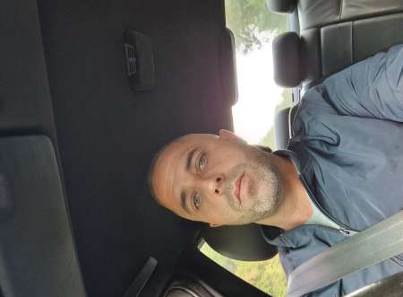 Cherche femme pour combler l'ennuie