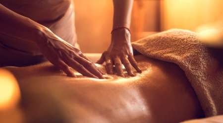 Massage naturiste tantrique sur table