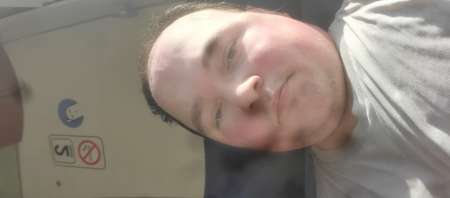 Homme femme dans sedan