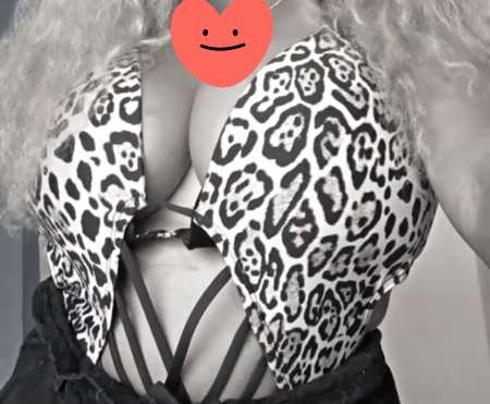 Nanie gros sein en photo r�el