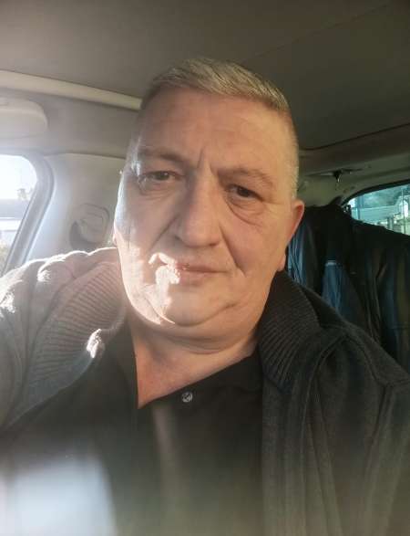 Cherche femme cool et ouverte