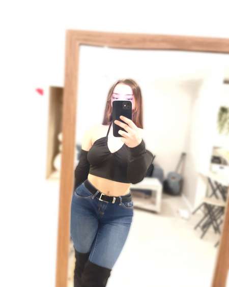 Jeune brune r�pond vite