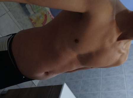 Homme 32 ans pour couple ou femme