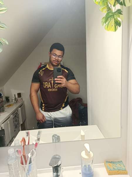 Homme sur demande 19 and pour femme cougars