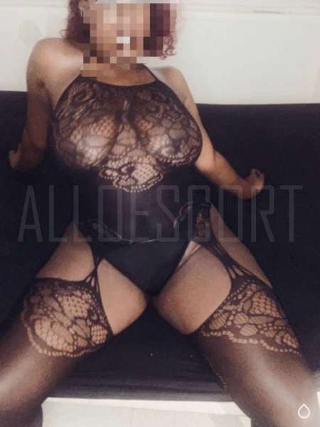 cherche androit pour ma garde robe