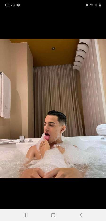 je veux l�cher des beaux pieds et je paye