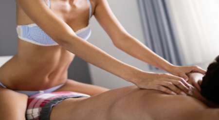 Fran�aise au courbes g�n�reuse