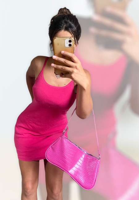 La reine Chris attend que tu te prosternes