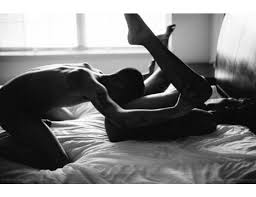 Jeune homme sans tabou