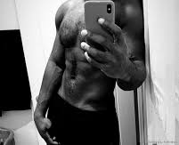 Beau black bien membr� et sportif