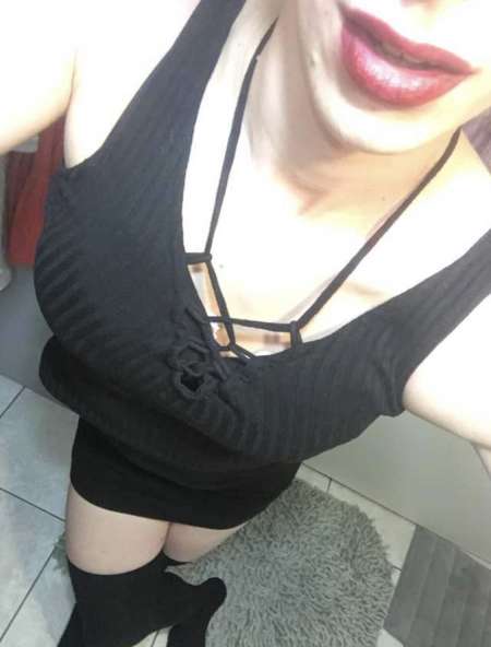 Jeune Sissy cherche son Daddy