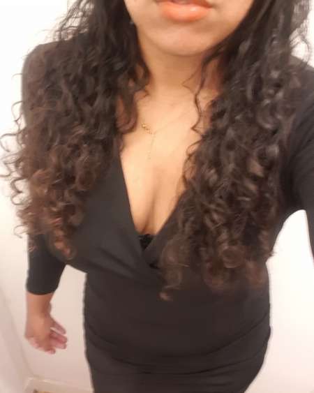 Emilia jolie m�tisse des iles pour massage